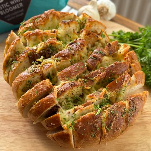 Cheesy Pull-Apart Garlic Bread Recipe 