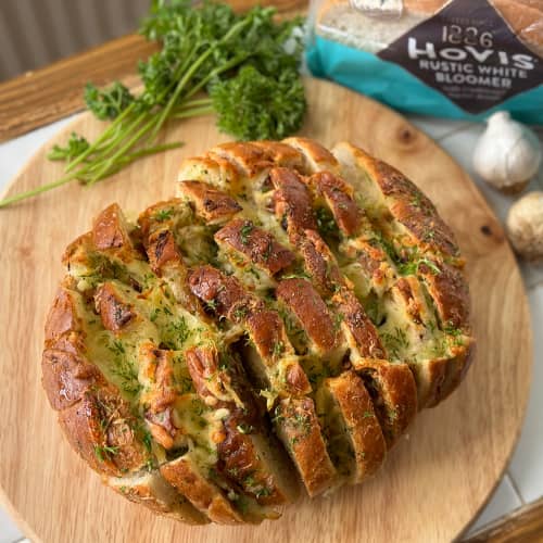 Cheesy Pull-Apart Garlic Bread Recipe 