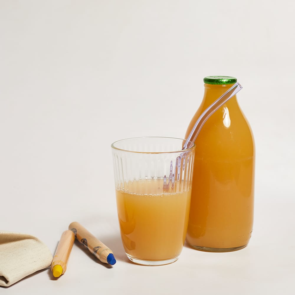 Milk & More Apple Juice in Glass, 568ml, 1pt