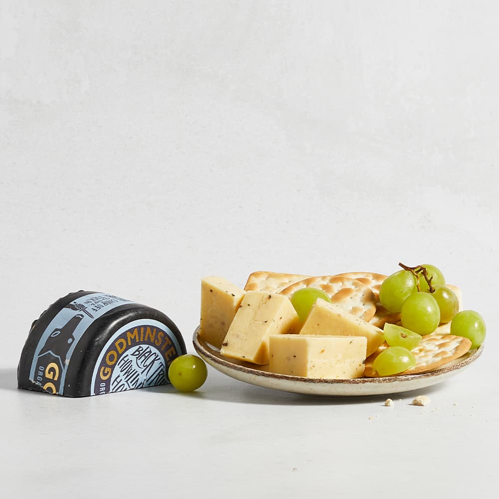 Godminster Black Truffle Howling Hound Organic Vintage Cheddar, 200g
