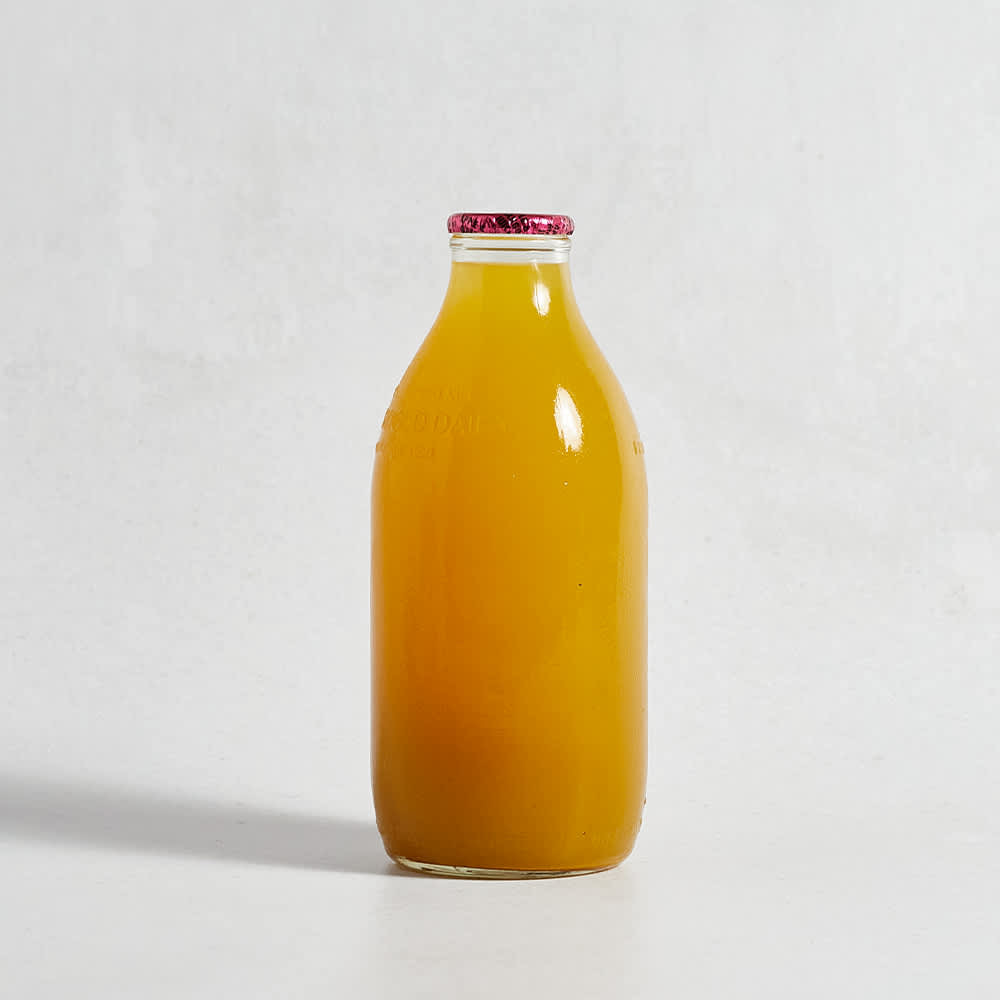 Milk & More Apple & Mango in Glass, 568ml, 1pt