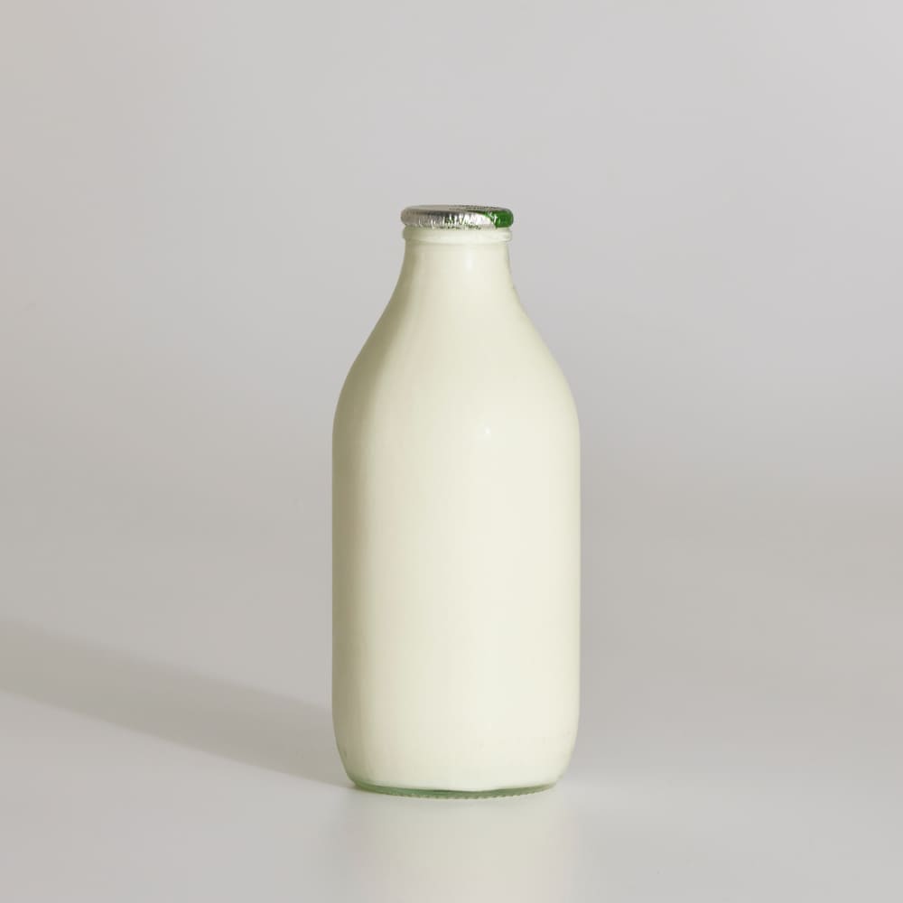 Totally Welsh Organic Whole Milk in Glass, 568ml, 1pt