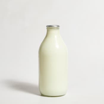 Milk & More Fresh Whole Milk in Glass, 568ml, 1pt