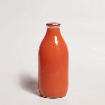 Milk & More Grapefruit Juice in Glass, 568ml, 1pt