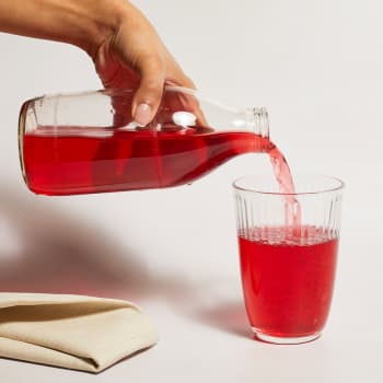 Milk & More Cranberry Juice in Glass, 568ml, 1pt