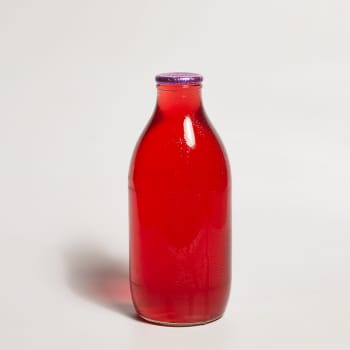 Milk & More Cranberry Juice in Glass, 568ml, 1pt