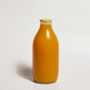 Milk & More Tropical Juice in Glass, 568ml, 1pt