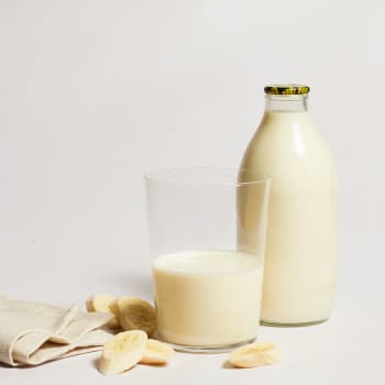 Derby Hill Dairy Banana Milkshake in Glass, 568ml, 1pt