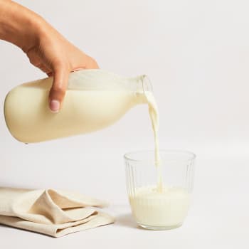 Derby Hill Dairy Banana Milkshake in Glass, 568ml, 1pt