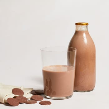 Derby Hill Dairy Chocolate Milkshake in Glass, 568ml, 1pt
