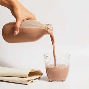 Derby Hill Dairy Chocolate Milkshake in Glass, 568ml, 1pt