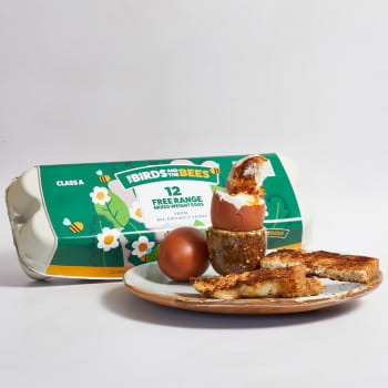 Birds and the Bees Mixed Weight Free Range Eggs, 12 Pack