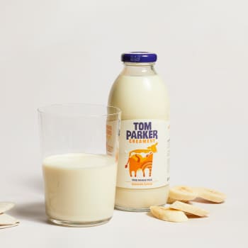 Tom Parker Banana Fudge Flavoured Milk in Glass, 500ml