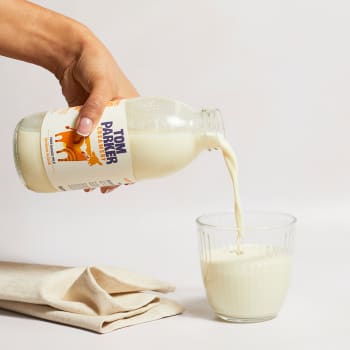 Tom Parker Banana Fudge Flavoured Milk in Glass, 500ml
