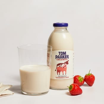 Tom Parker Strawberries & Cream in Glass, 500ml