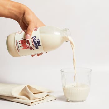 Tom Parker Strawberries & Cream in Glass, 500ml