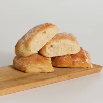 The Artisan Bakery Soft Rolls with Sourdough, 4 x 80g