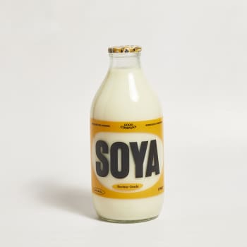 Good Company Fresh Soya Milk Alternative in Glass, 1pt