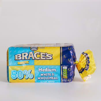 Brace's Medium 50% White & Wholemeal, 800g