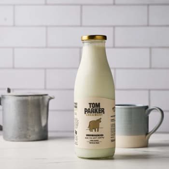 Tom Parker Free Range Unhomogenised Whole Milk in Glass, 750ml