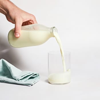 Milk & More Organic Unhomogenised Whole Milk in Glass, 568ml, 1pt