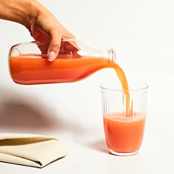 Milk & More Grapefruit Juice in Glass, 568ml, 1pt