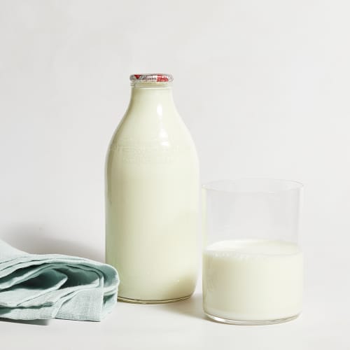 Milk & More Semi Skimmed Milk in Glass, 568ml, 1pt