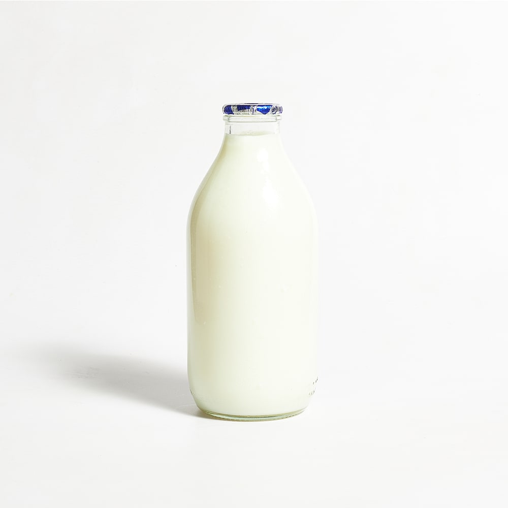 Milk & More Skimmed Milk in Glass, 568ml, 1pt