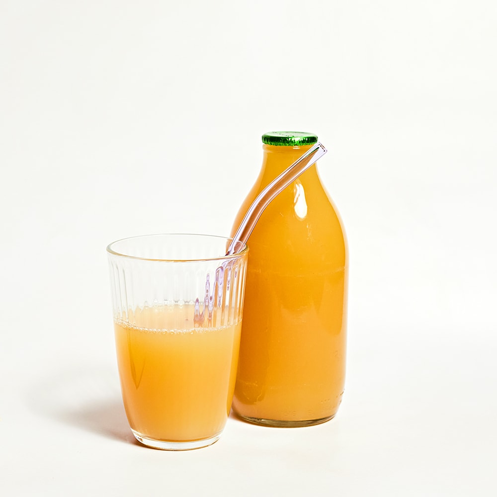 M&M Apple Juice in Glass, 568ml, 1pt