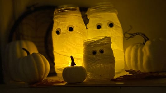 Scare up Some Dead Easy Mummy Lanterns