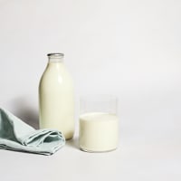 Milk & More Traditional Whole Milk in Glass, 568ml, 1pt