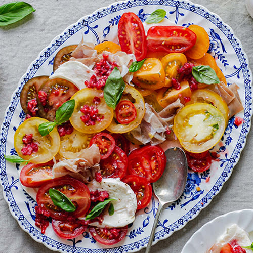 Tomato, Mozzarella and Prosciutto Salad with Raspberry Dressing